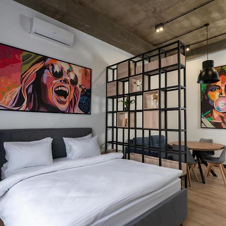 Apart Hotel Loft Almaty Bagian luar foto