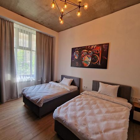 Apart Hotel Loft Almaty Bagian luar foto