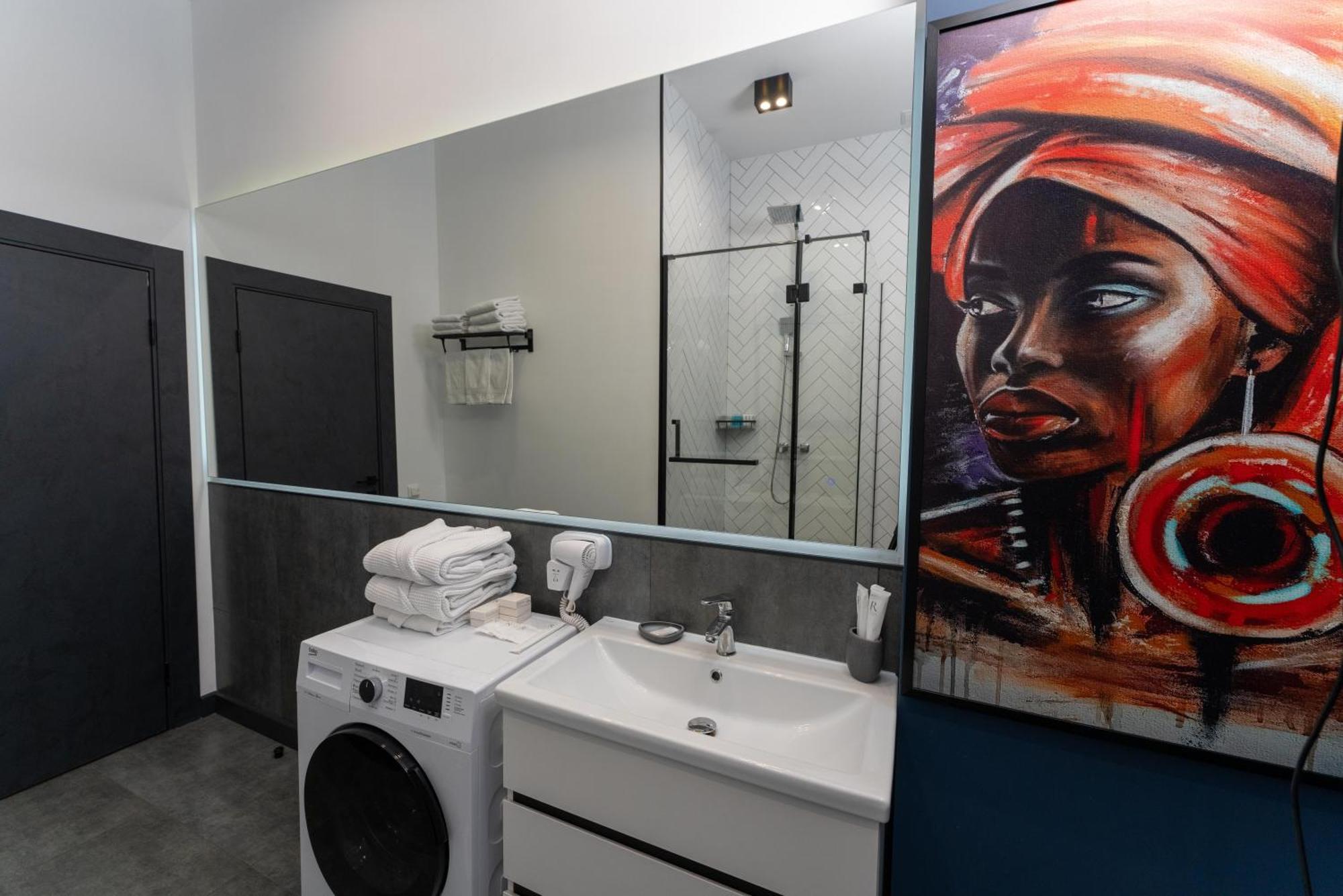 Apart Hotel Loft Almaty Bagian luar foto