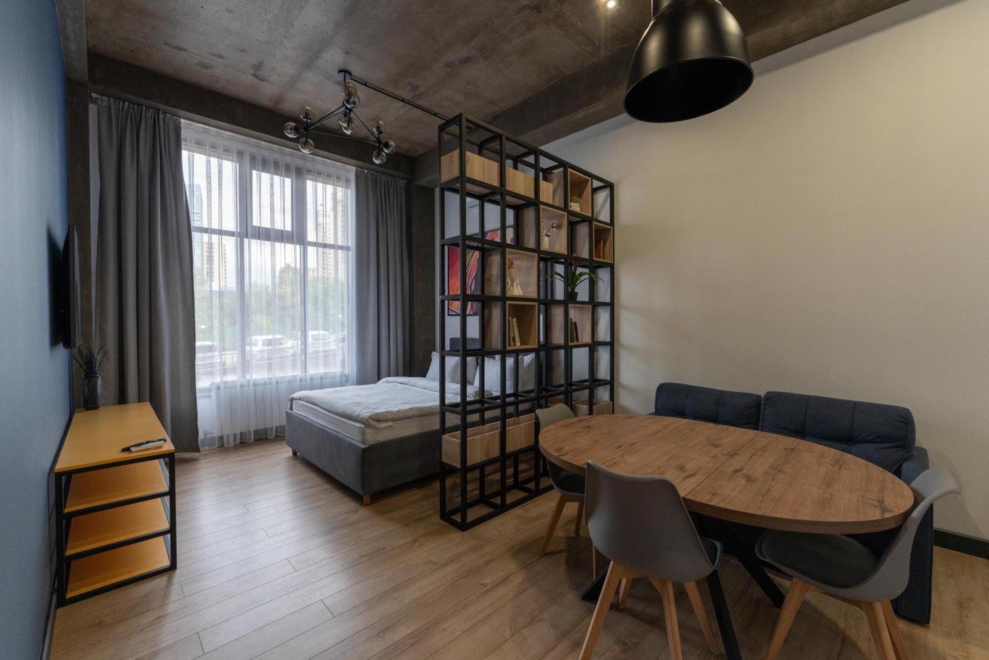 Apart Hotel Loft Almaty Bagian luar foto