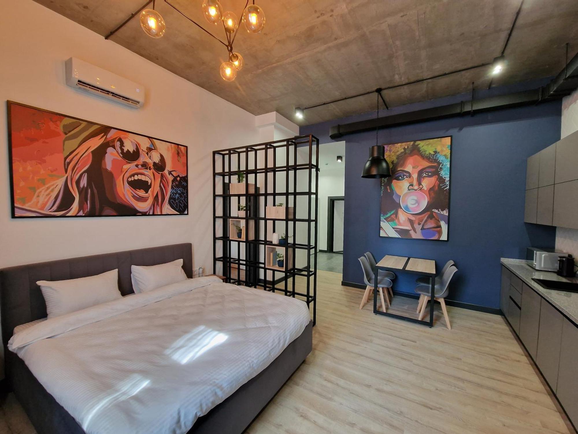 Apart Hotel Loft Almaty Bagian luar foto