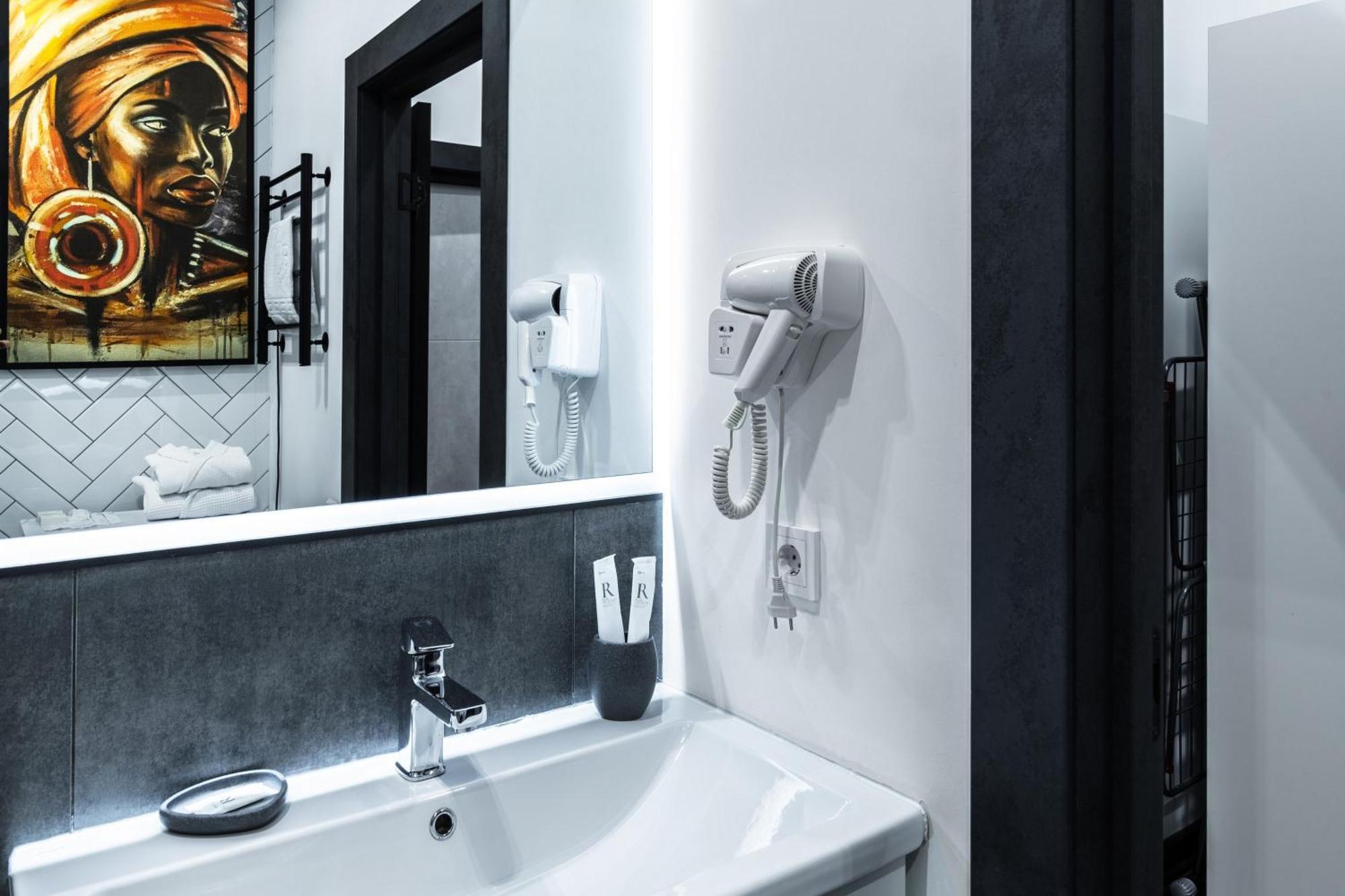Apart Hotel Loft Almaty Bagian luar foto